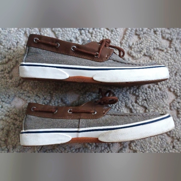 SPERRY HALYARD 2 EYE BOAT SHOE SNEAKER - Picture 1 of 4
